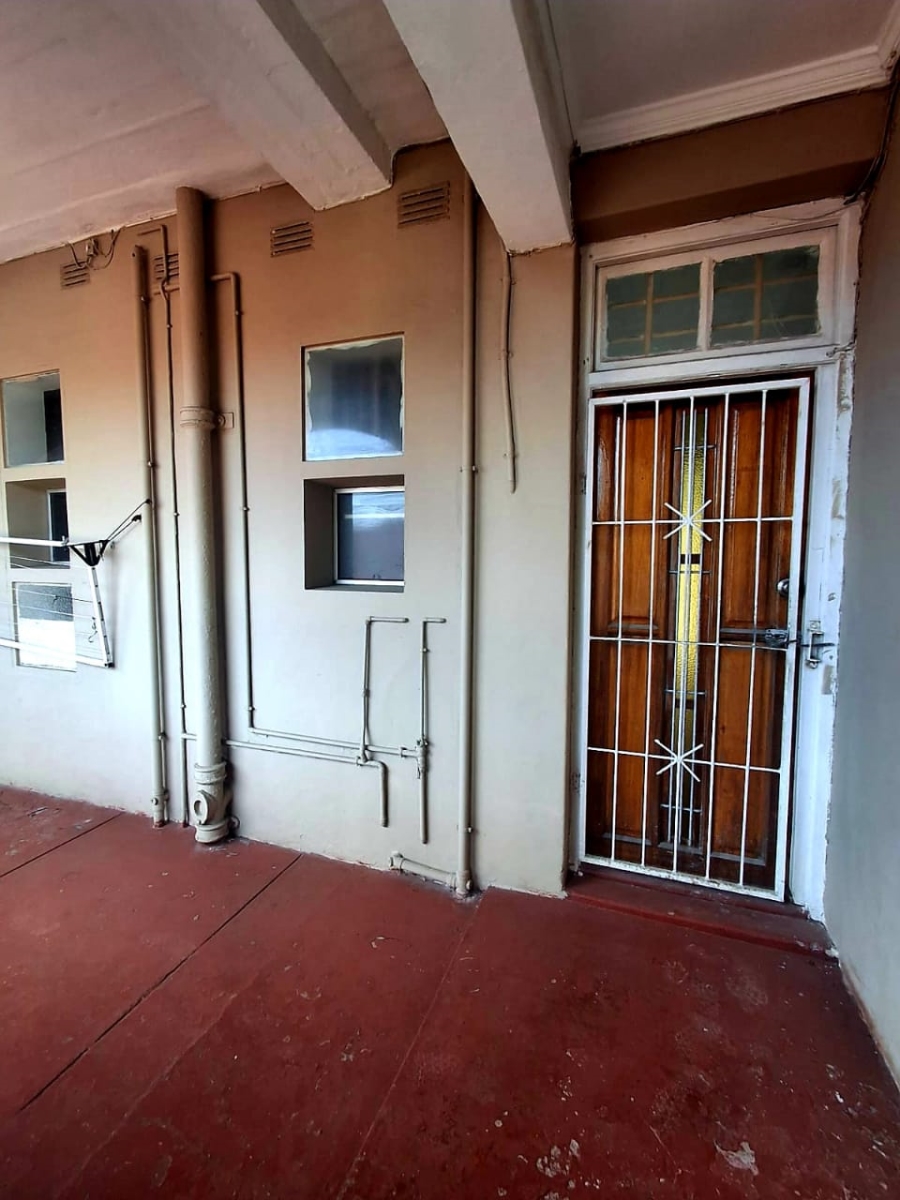 1 Bedroom Property for Sale in Quigney Eastern Cape